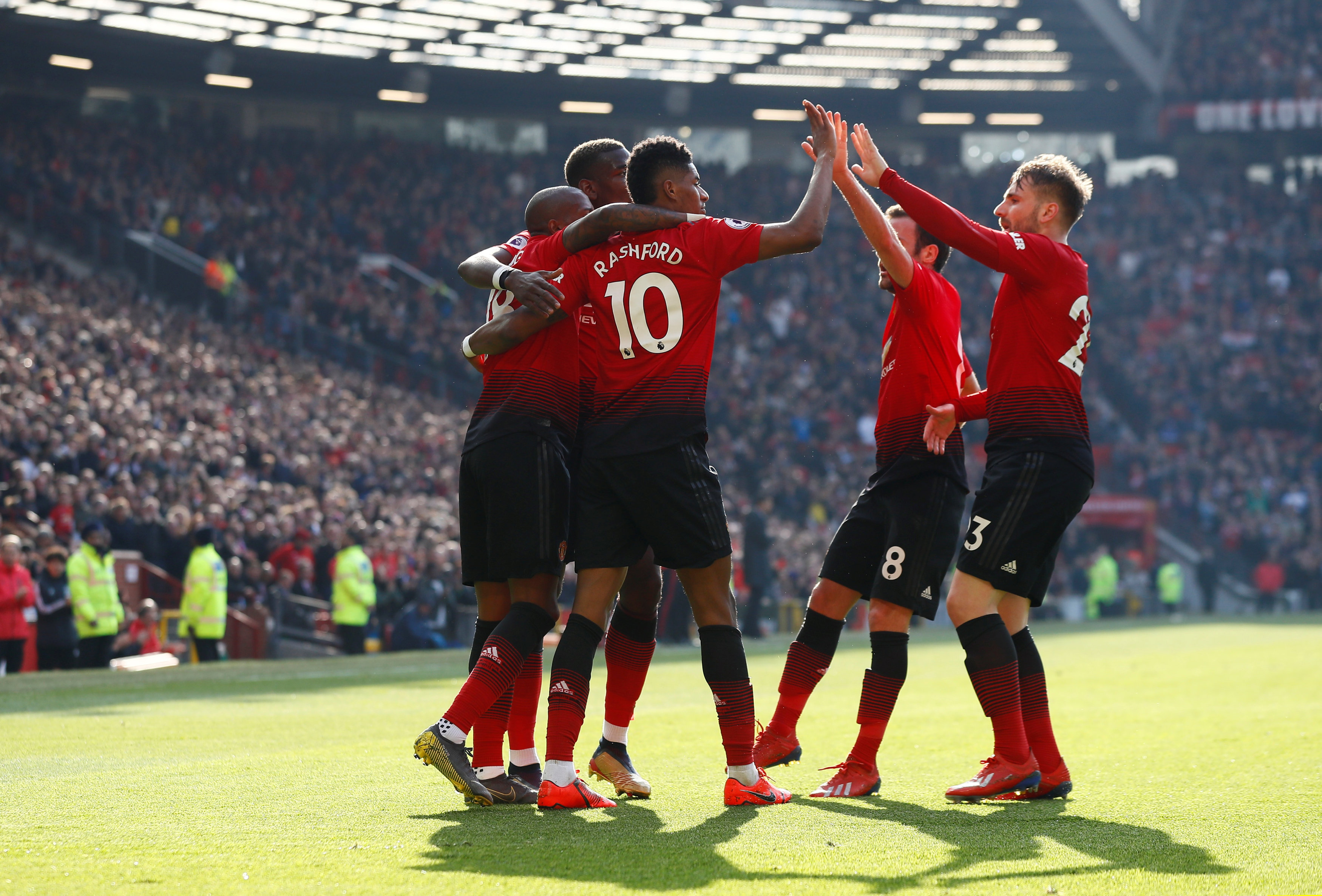 以其卓越的 以其卓越的