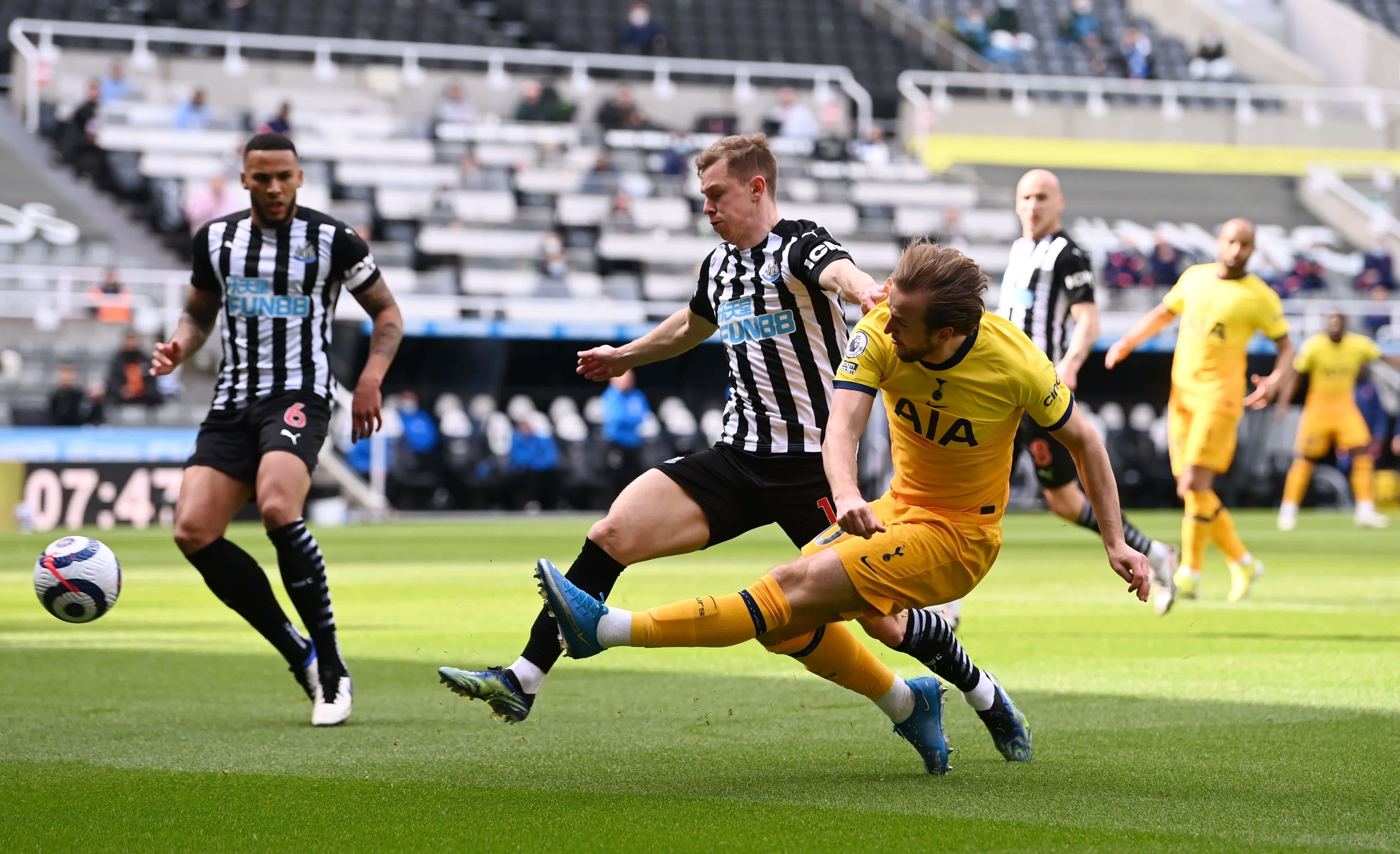 容中脱颖而 容中脱颖而